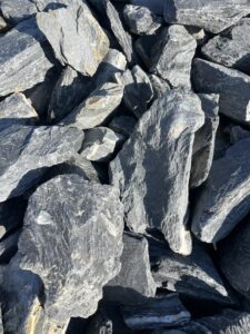 Łupek antracytowy 32-63 mm ciemny kamień dekoracyjny o metalicznym połysku Gorzów Kłodawa